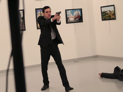 土耳其警察枪杀俄大使 枪击现场视频曝光