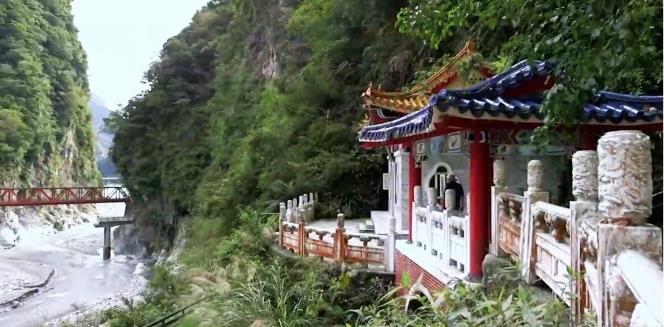 《臺灣山脈與小鎮旅遊》奪2020泰利獎金獎