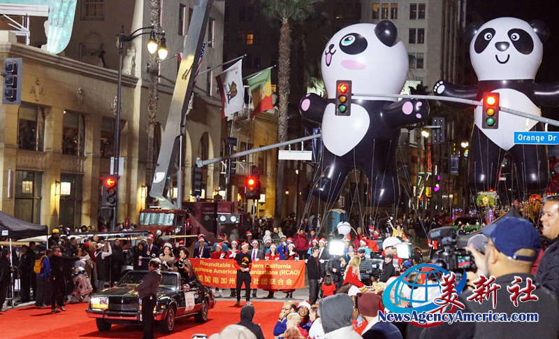 第93届好莱坞圣诞大游行 南加华联豪华方阵闪亮登场